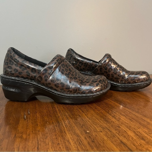 Born Bolo Clogs Women's 8 Leopard Cheetah Faux Patent Leather - Picture 1 of 15